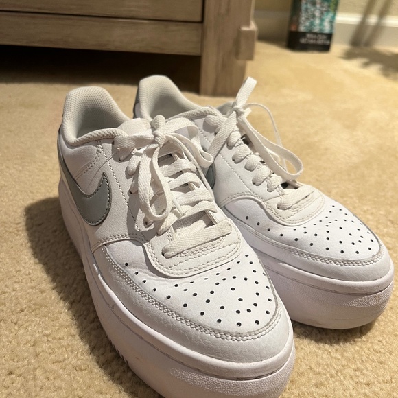 Nike Air Force 1s size 8.5 - Picture 1 of 5